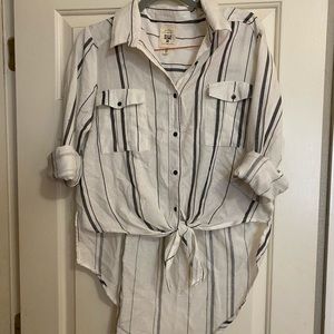 Hi-lo long sleeve button up.